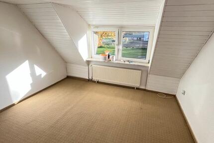 Dachgeschosswohnung zu vermieten 1 zimmer
