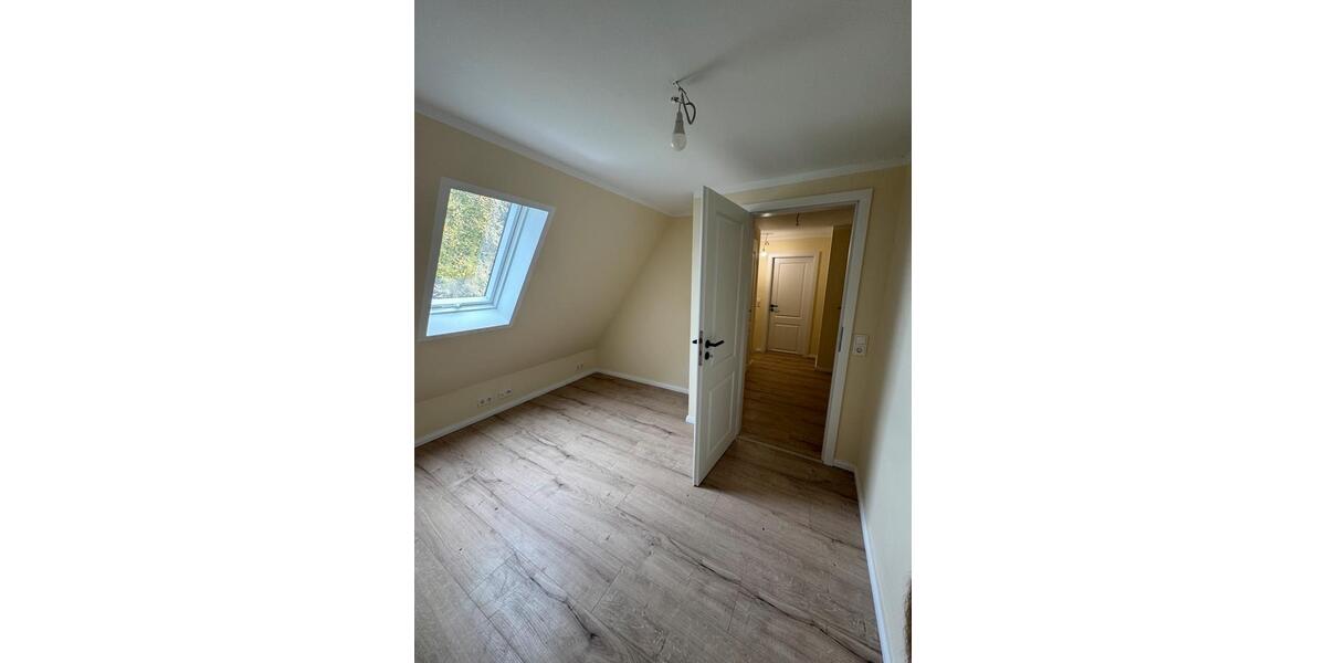 Etagenwohnung Großefehn - 5 Zimmer, 131 m&sup2;, 1.040&euro; | Angebot:26327304