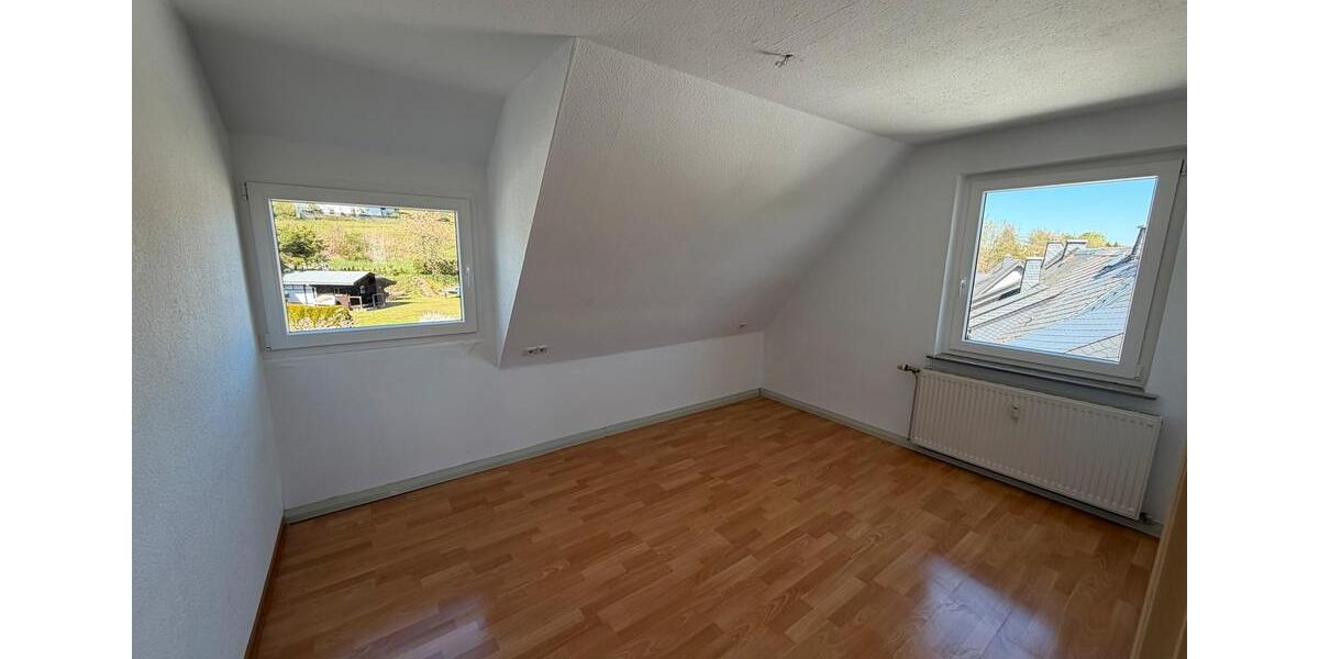 Dachgeschoßwohnung Naila - 2 Zimmer, 49 m&sup2;, 390&euro; | Angebot:26409172