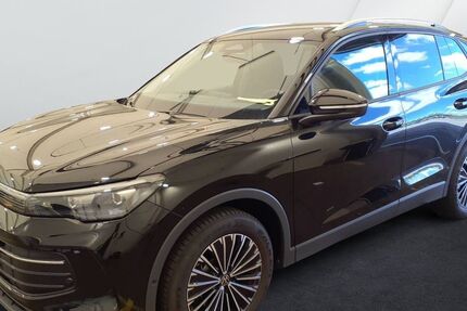 VW Tiguan 9.999 km 37.440 € Wackersdorf 92442