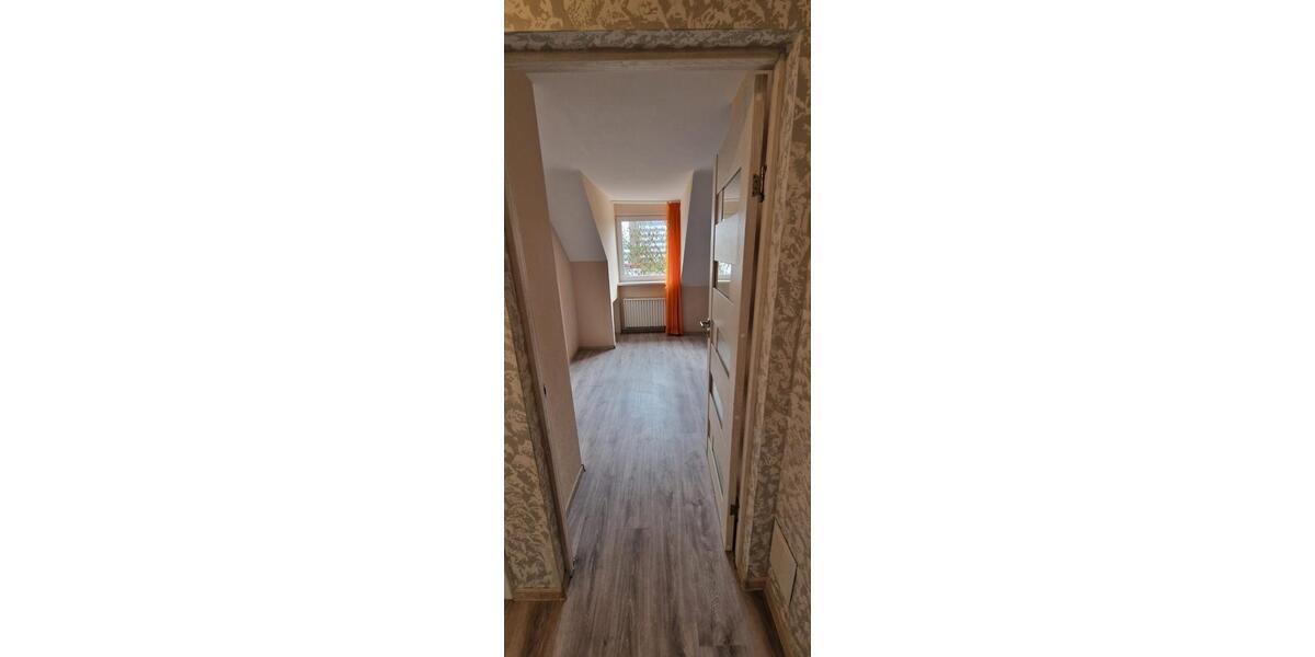 Dachgeschoßwohnung Wilhelmshaven Heppens - 3 Zimmer, 75 m&sup2;, 62.000&euro; | Angebot:27083782