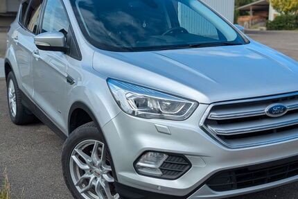 Ford Kuga 73.000 km 15.900 &euro; Ansbach 91522