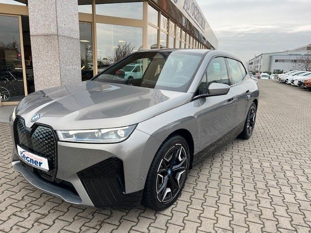BMW iX 24.102 km 41.740 &euro; Eilenburg 04838