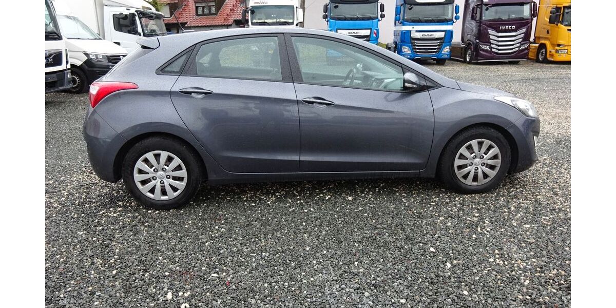 Hyundai i30 99.000 km 7.950 &euro; Nürnberg 90431