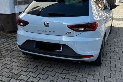 Seat Leon 98.000 km 14.900 &euro; Neustadt 35279