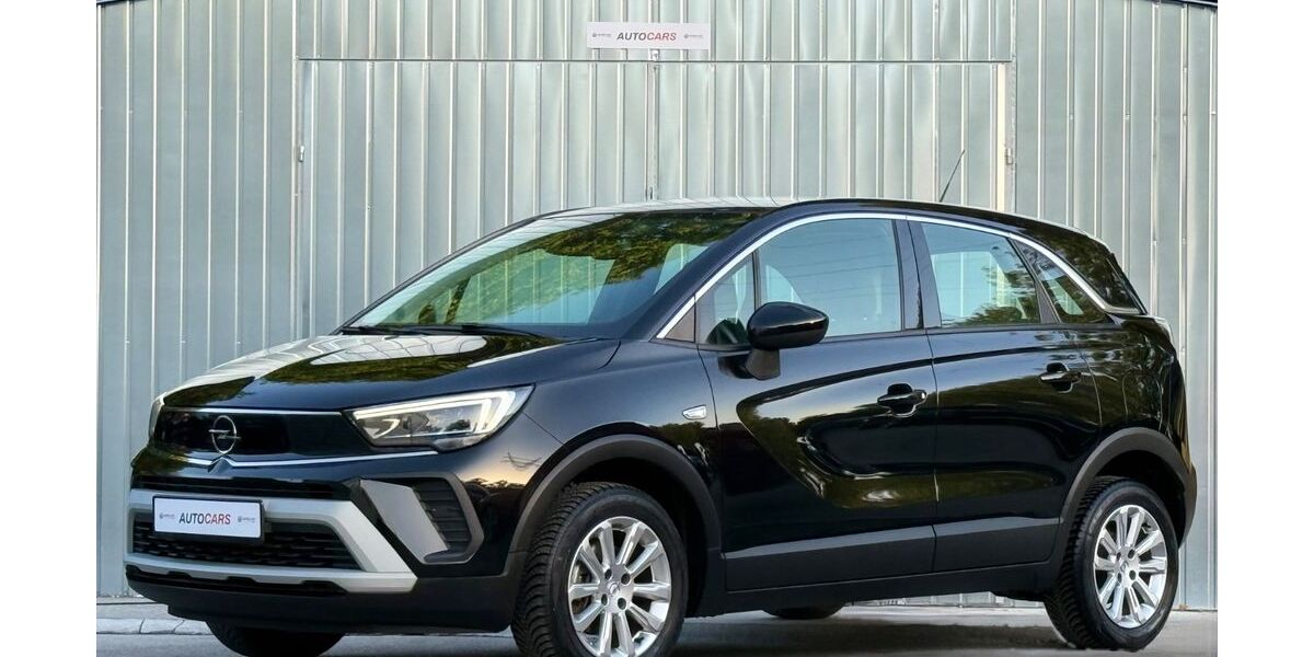 Opel Crossland (X) 18.263 km 16.990 &euro; München 81243