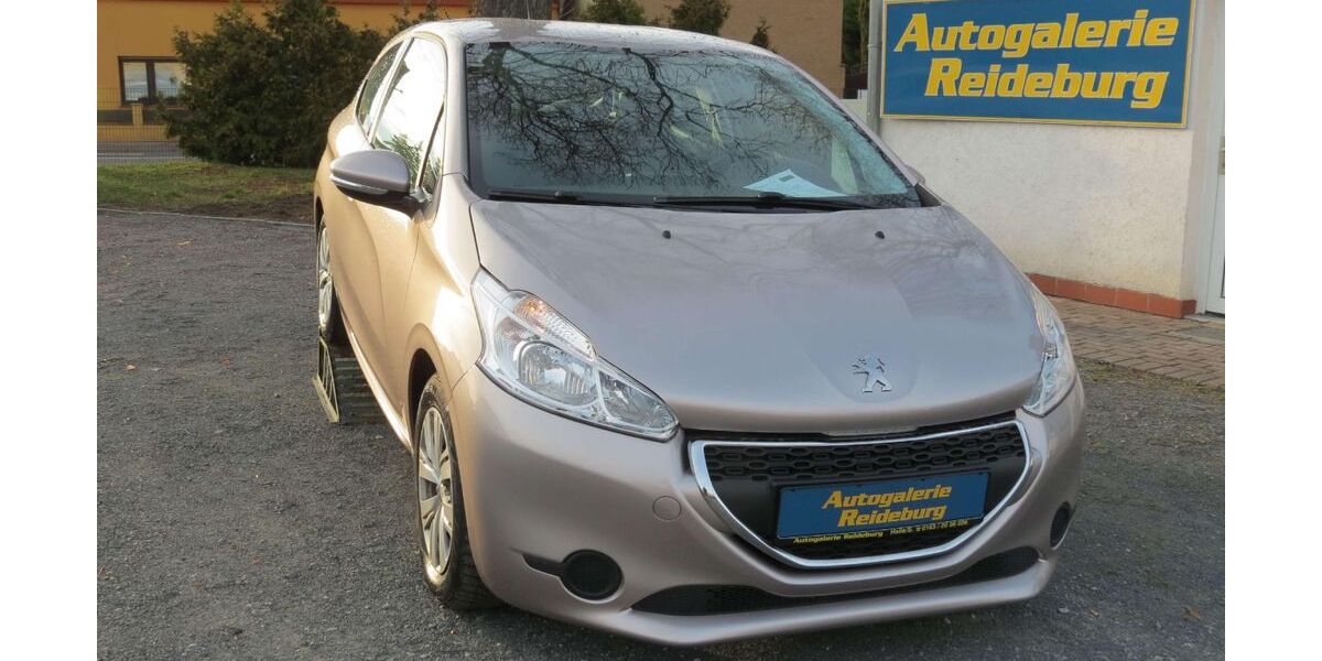 Peugeot 208 99.000 km 5.940 &euro; Halle/ Saale 06116