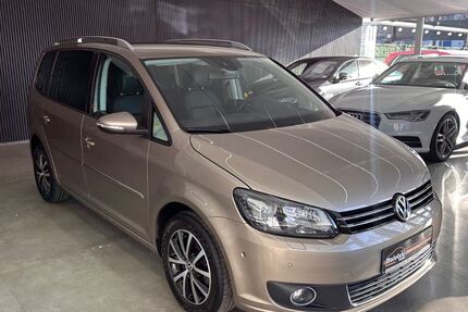 VW Touran 140.352 km 11.950 &euro; Berlin 12357