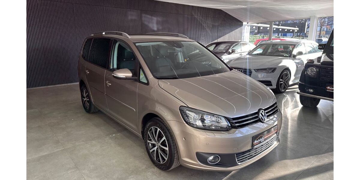 VW Touran 140.352 km 11.950 &euro; Berlin 12357