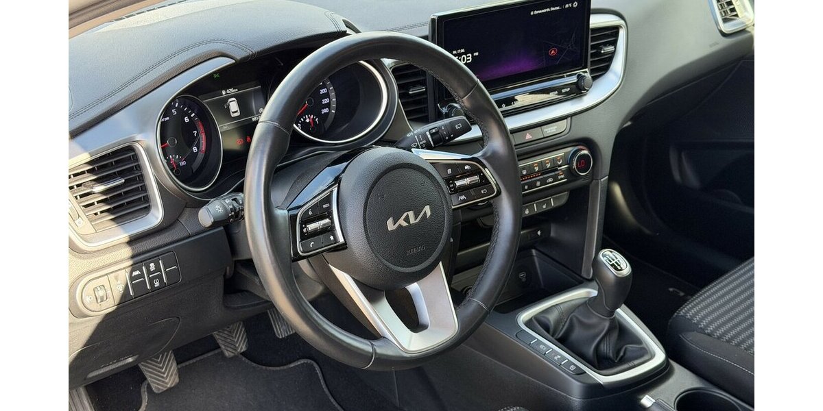 Kia cee´d Sportswagon Vision 1.5 T-GDI / SitzH 38.200 km 19.990 &euro; Donauwörth 86609