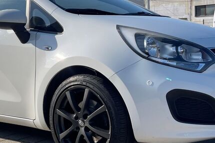 Kia Rio 159.000 km 5.500 € Dessau-Roßlau 06847