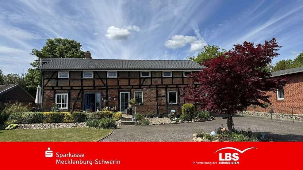 Haus zum Kaufen in Stralendorf 265.000 € 212 m²