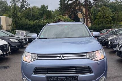 Mitsubishi Outlander 145.984 km 11.250 &euro; Stuttgart 70376