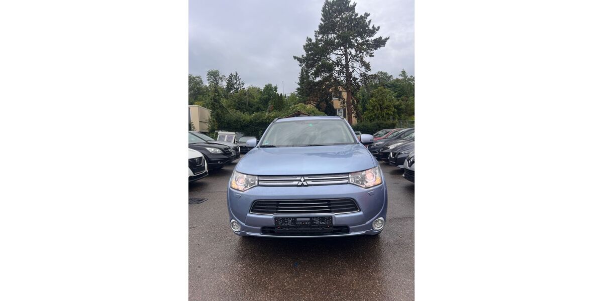 Mitsubishi Outlander 145.984 km 11.250 &euro; Stuttgart 70376