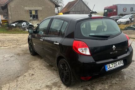 Renault Clio 112.000 km 4.300 &euro; Munderkingen 89597