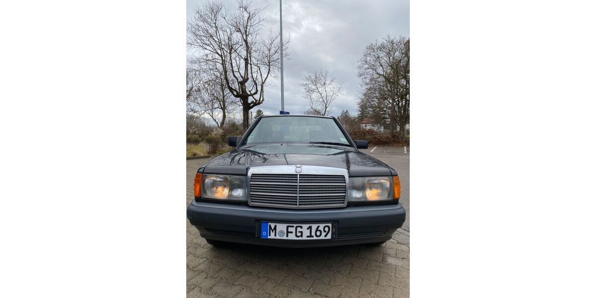 Mercedes-Benz 190 305.000 km 4.449 &euro; München 81829
