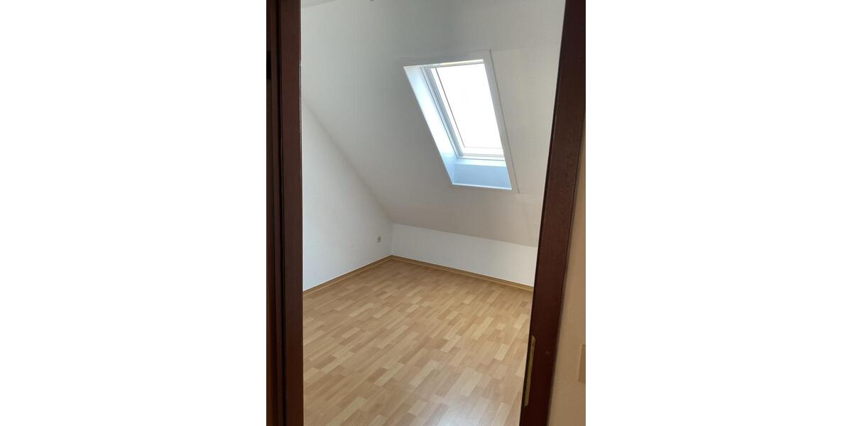 Dachgeschoßwohnung Gleichen - 3 Zimmer, 68 m&sup2;, 570&euro; | Angebot:26368176