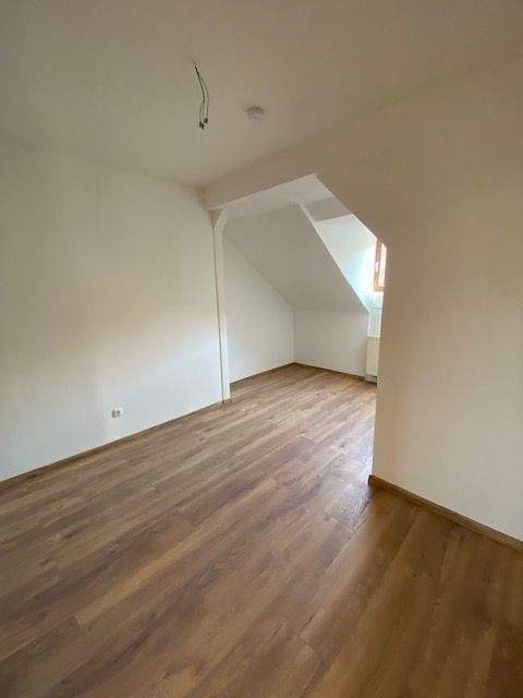 N-Glockenhof ! Neuwertige 5-ZW, 127 m², EBK, Laminat im 3.OG ohne Aufzug 5 zimmer