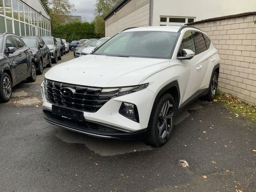 Hyundai TUCSON 27.592 km 25.350 € Hennef 53773