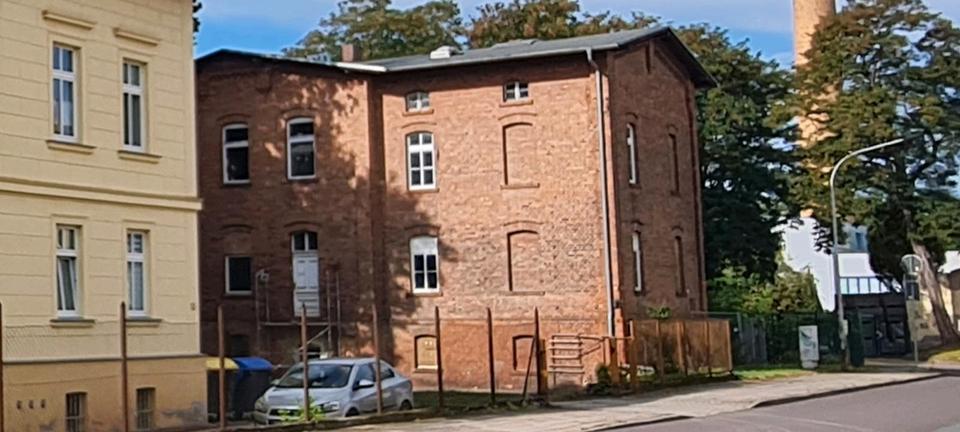 Einfamilienhaus Staßfurt - 15 Zimmer, 300 m&sup2;, 70.000&euro; | Angebot:26658380