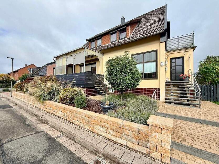 In einem begehrten Viertel der Kernstadt: Zweifamilienhaus mit viel Platz drinnen und draußen 6 zimmer