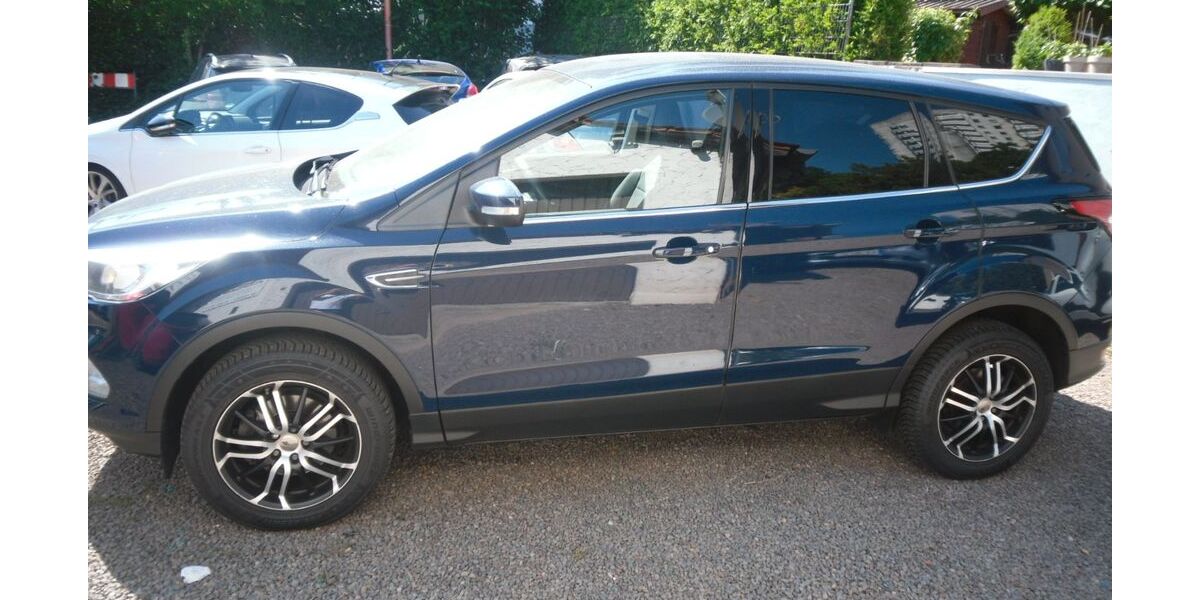 Ford Kuga 62.000 km 6.900 &euro; Saarbruecken 66119
