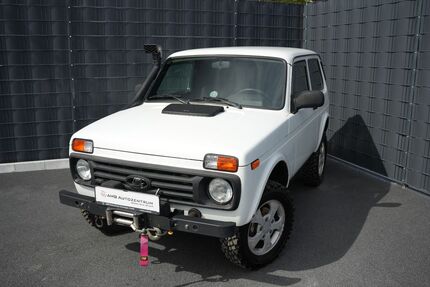 Lada Niva 101.554 km 9.299 &euro; Dormagen 41539