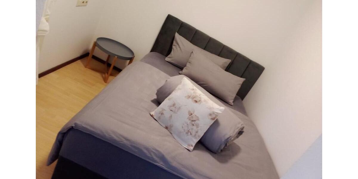Erdgeschoßwohnung Metzingen - 1.5 Zimmer, 42 m&sup2;, 900&euro; | Angebot:26312690
