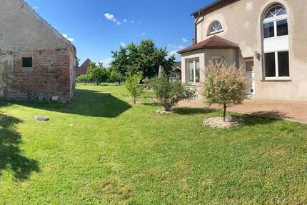 Haus Nennhausen Bamme - 8 Zimmer, 320 m&sup2;, 299.000&euro; | Angebot:25663703