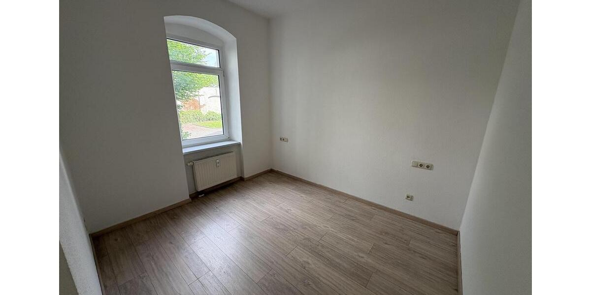 Erdgeschoßwohnung Zwickau - 3 Zimmer, 65 m&sup2;, 400&euro; | Angebot:26453305