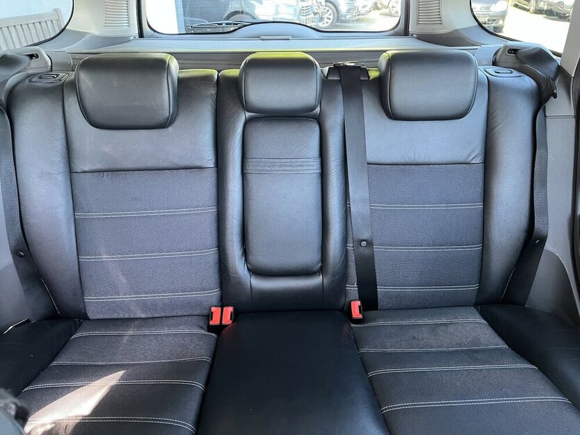 Ford Focus Titanium / LPG / Sitzheizung / Xenon / AHK 299.000 km 3.990 € Mönchengladbach 41066