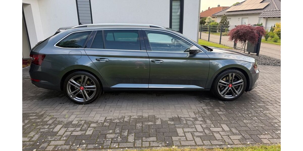 Skoda Superb 93.300 km 25.900 &euro; Luckenwalde 14943