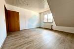 Schöne 4-ZKB-Dachgeschoss-Wohnung in Butzbach-Pohl-Göns! (Bitte sonstige Angaben beachten)