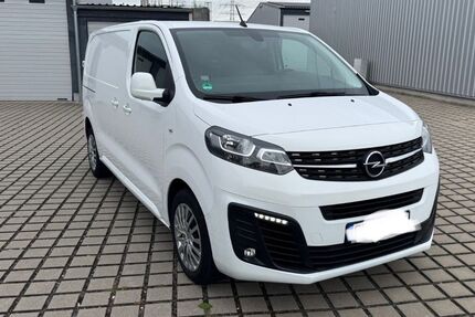 Opel Vivaro 99.000 km 16.299 € Gelsenkirchen 45894