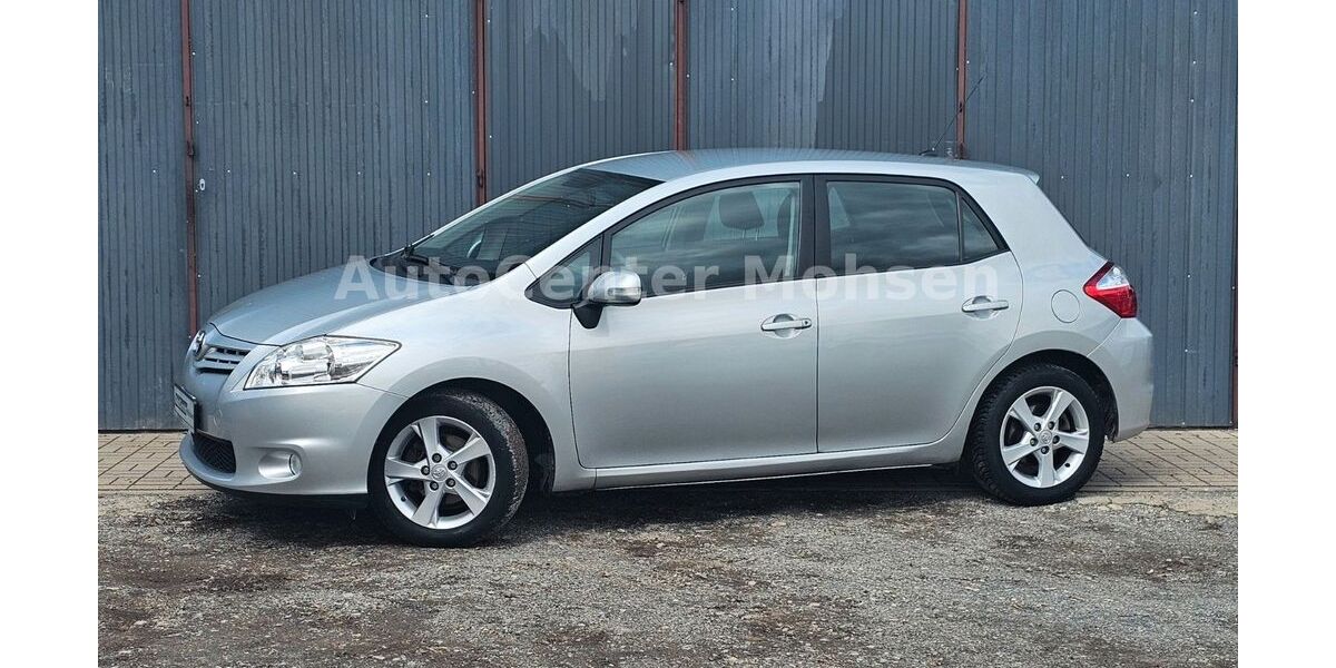 Toyota Auris 90.026 km 7.980 &euro; Lübben 15907