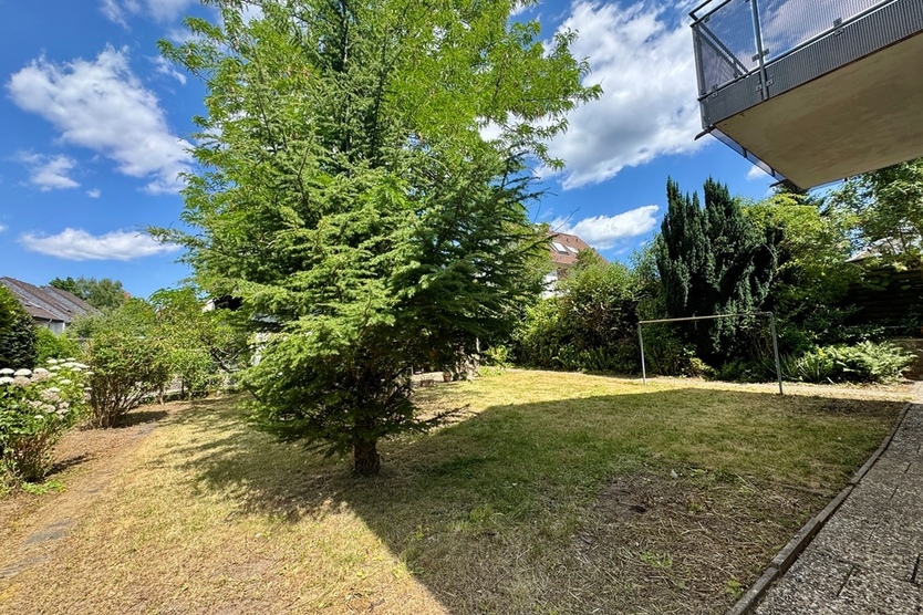 Bad Homburg - Kirdorf: Raumriese! Teilw. vermietetes 2-Familienhaus mit Potenzial! 6 zimmer