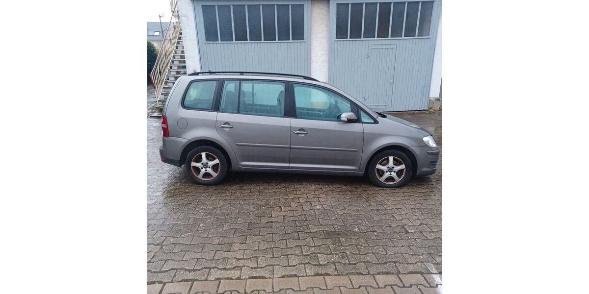 VW Touran 215.000 km 1.600 &euro; Ettlingen 76275