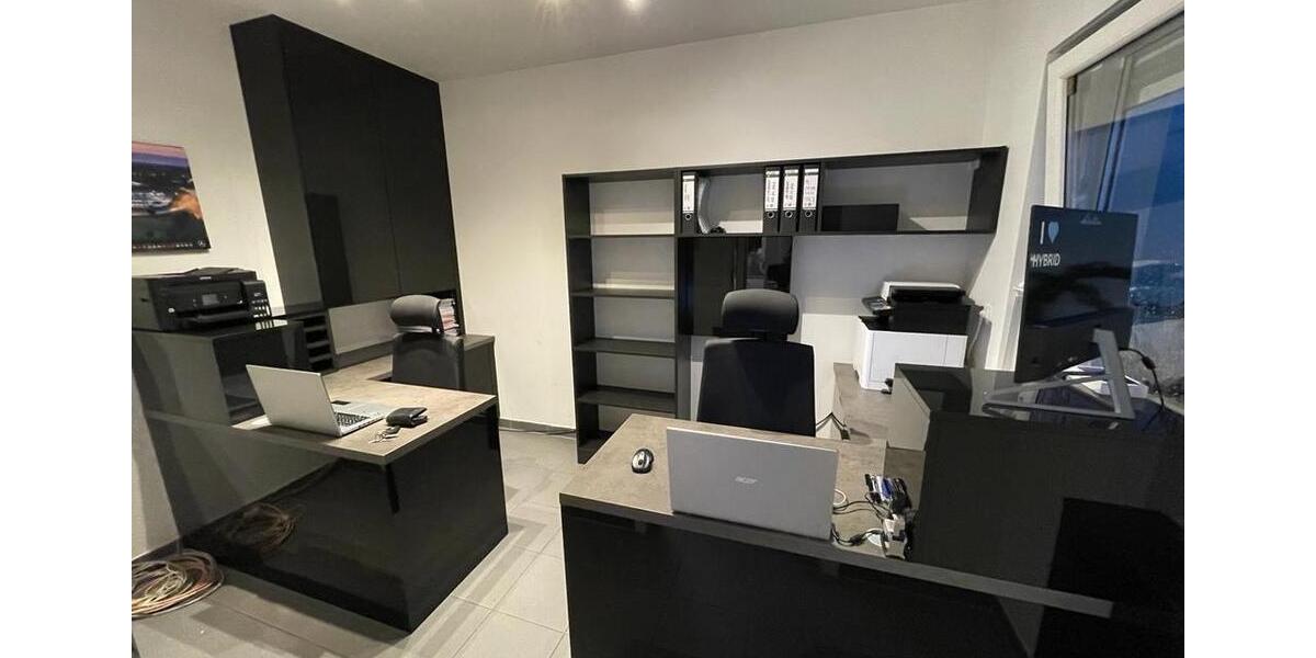 Gewerbefläche mit Büro zimmer