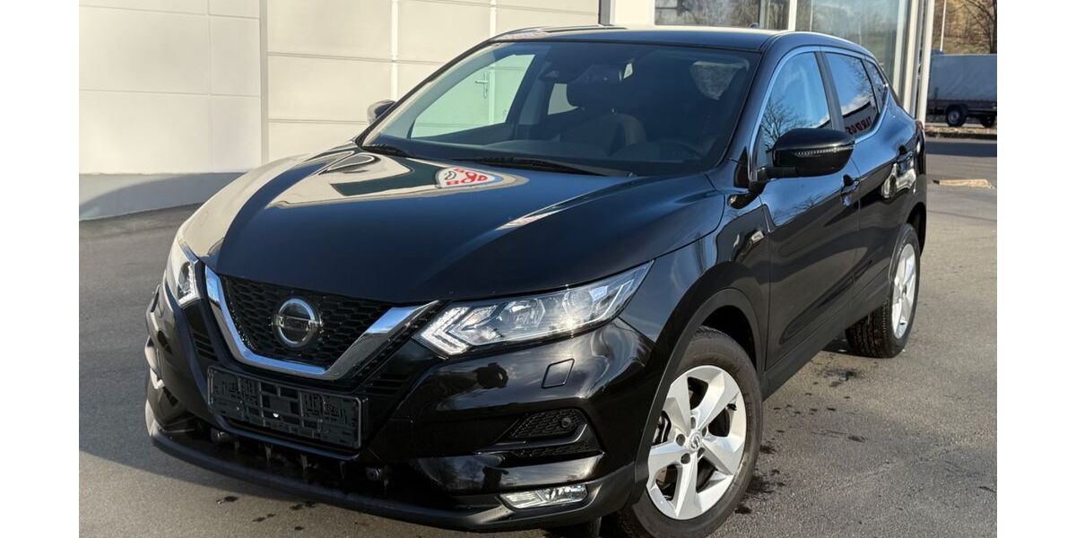 Nissan Qashqai 31.000 km 16.990 &euro; Tröstau 95709