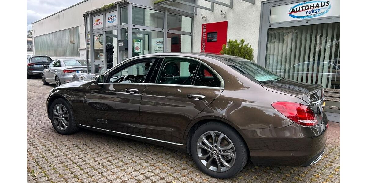 Mercedes-Benz C 250 129.700 km 22.800 € Fürstenfeldbruck (Kreisstadt MÜNCHEN) 82256