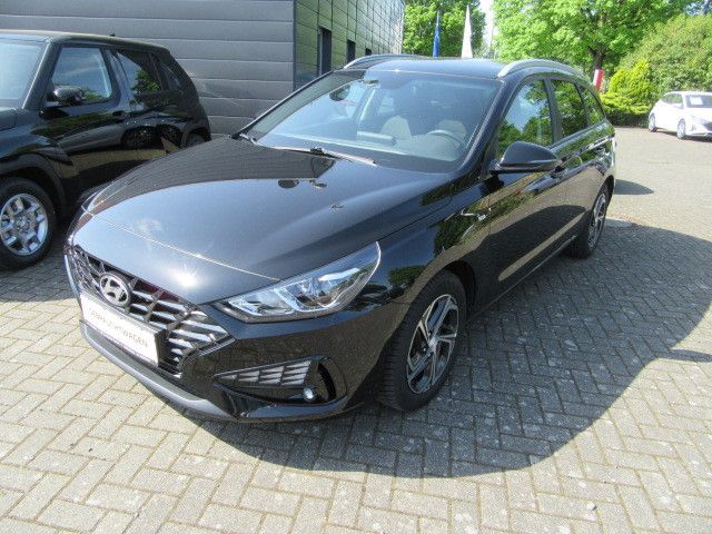 i30