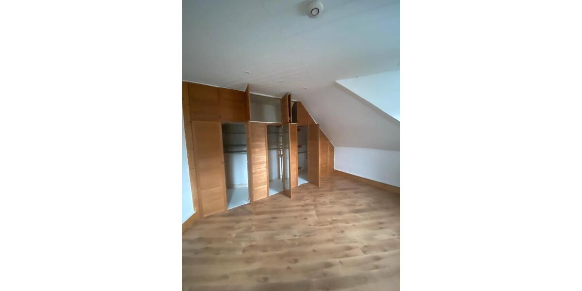 Dachgeschoßwohnung Velbert Langenberg - 4 Zimmer, 90 m&sup2;, 520&euro; | Angebot:24866561