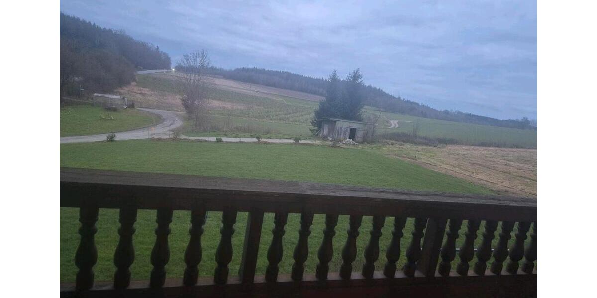 3,5 Zimmer Wohnung mit Balkon in Alleinlage Nähe Rotthalmünster 3 zimmer