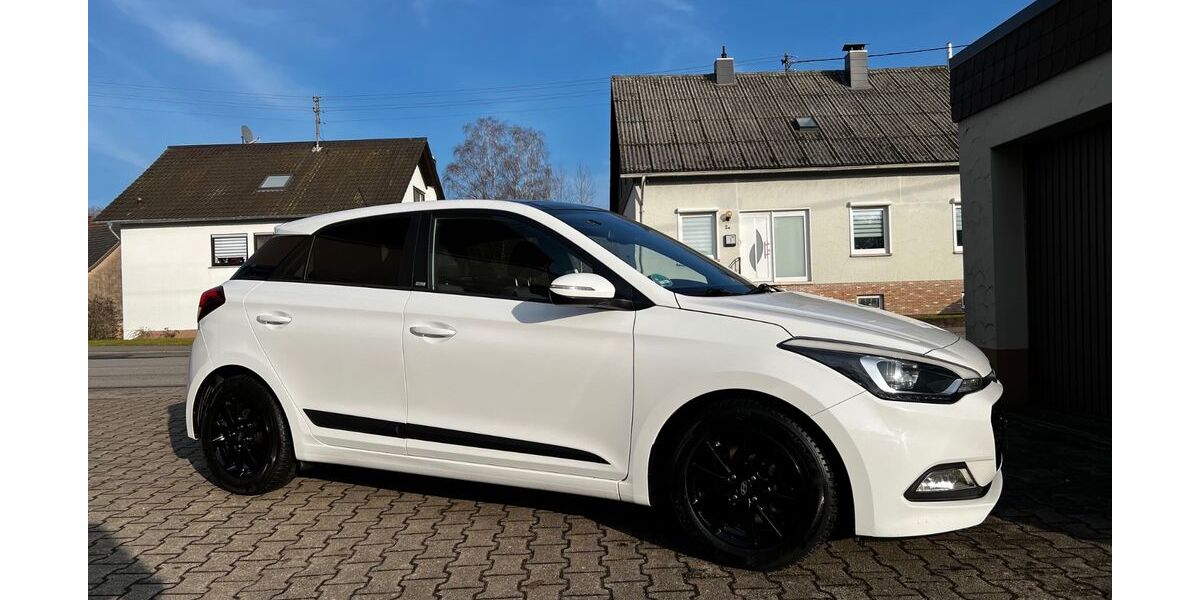 Hyundai i20 135.000 km 8.750 &euro; Schillingen 54429