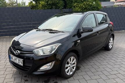 Hyundai i20 65.000 km 5.200 &euro; Kleinmaischeid 56271
