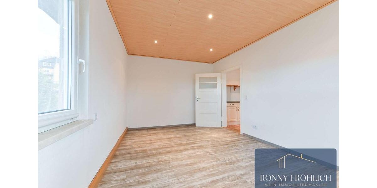 XL 5-Raum-Wohnung in Lauter-Bernsbach mit Einbauküche + Kaminofen und wirklich viel Platz zu Mieten 5 zimmer