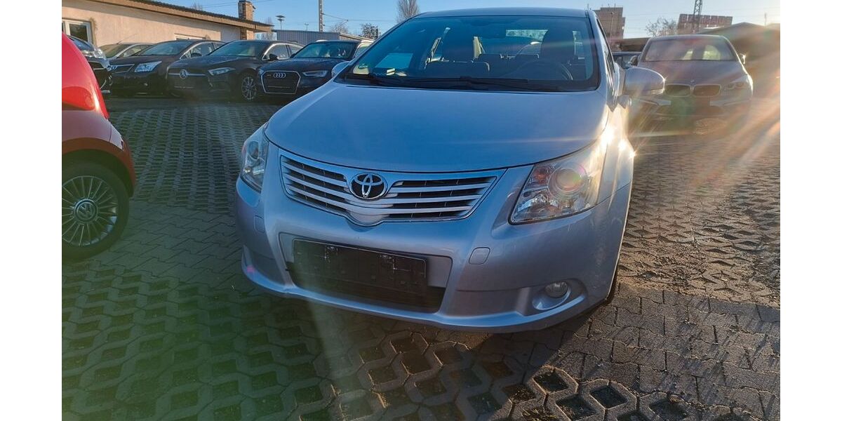 Toyota Avensis 121.000 km 5.999 &euro; Berlin 13597