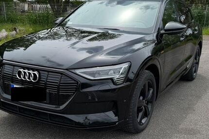 Audi e-tron 45.000 km 34.599 &euro; Grammetal 99428