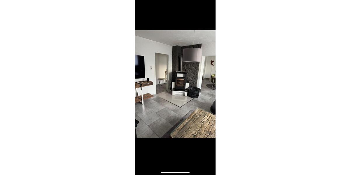Einfamilienhaus Felsberg - 10 Zimmer, 200 m&sup2;, 275.000&euro; | Angebot:27054027