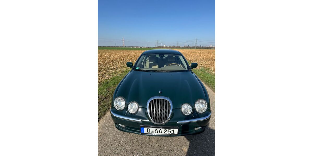 Jaguar S-Type 141.100 km 6.666 &euro; Düsseldorf 40489